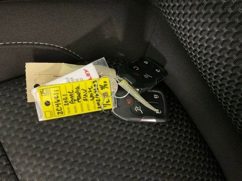 Used 2021 GMC Acadia SLE w/ Driver Convenience Package FWD image 48