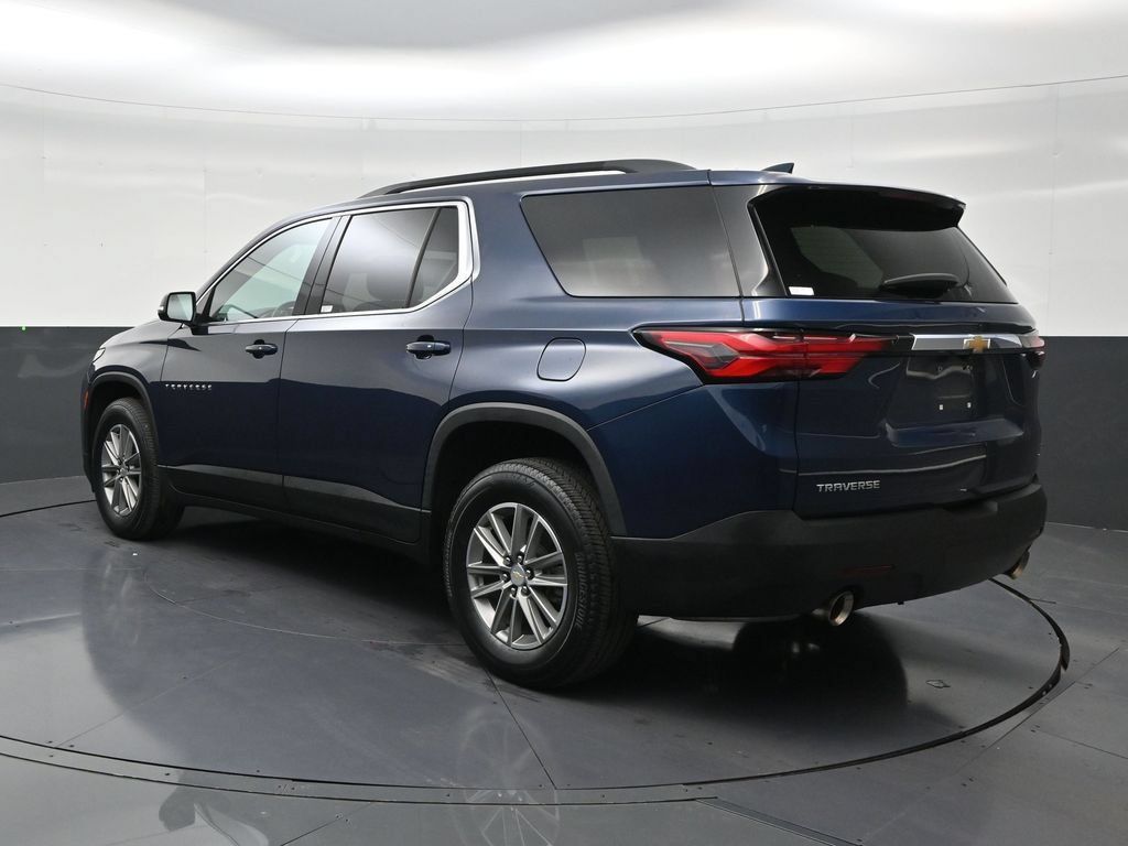 Used 2023 Chevrolet Traverse LT FWD image 3