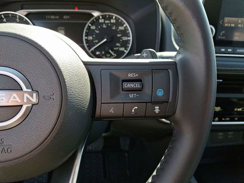 Used 2024 Nissan Rogue SV w/ SV Premium Package image 22