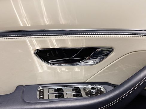 Used 2024 Bentley Flying Spur V8 AWD/4WD image 24