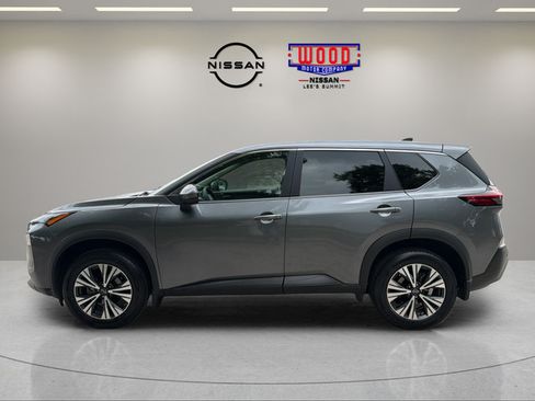 Used 2022 Nissan Rogue SV FWD image 9