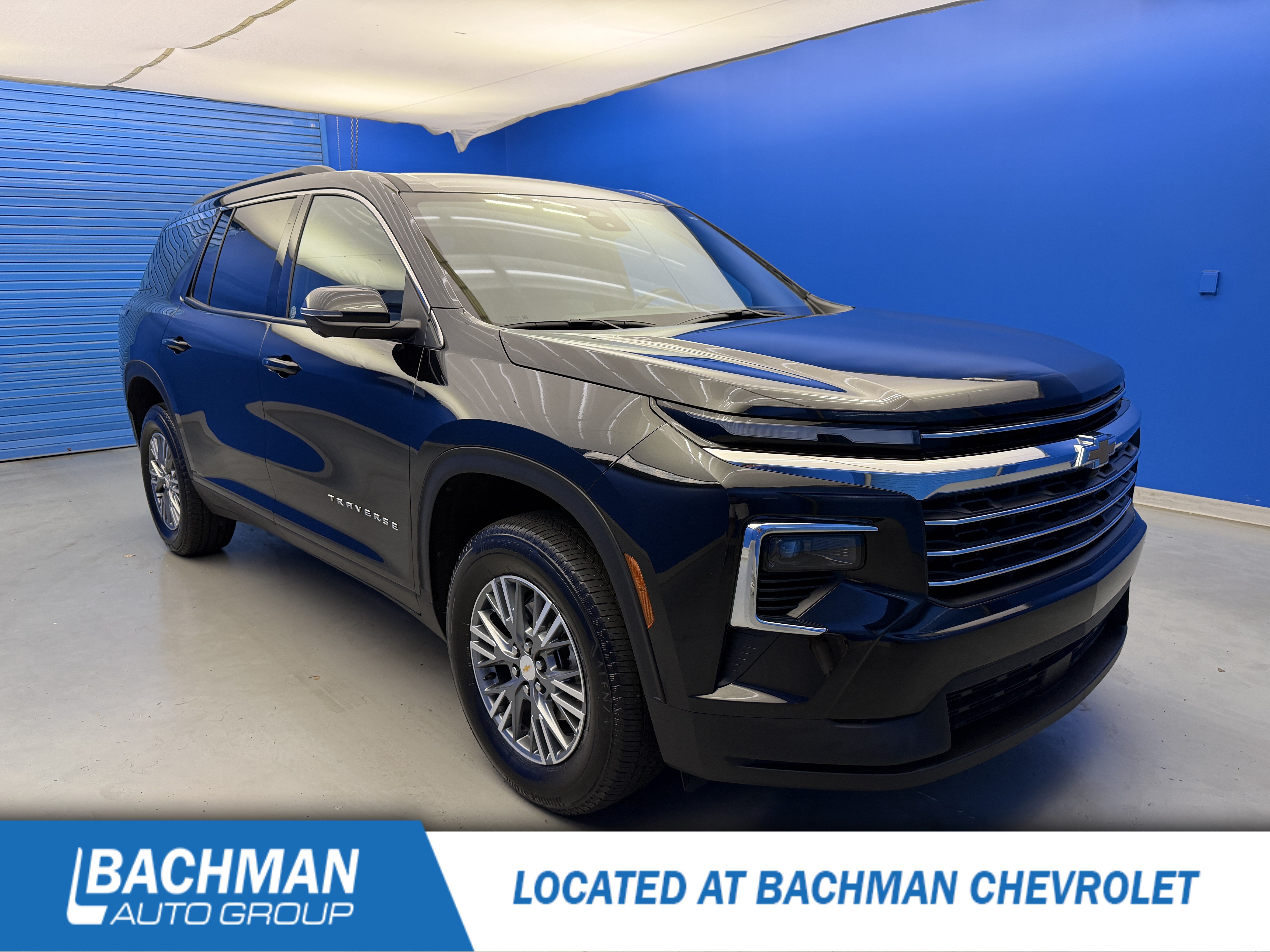 Used 2026 Chevrolet Traverse LT w/ Driver Confidence Package FWD image 1