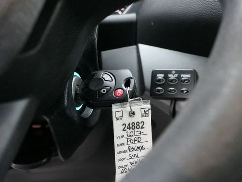 Used 2017 Ford Escape SE image 18