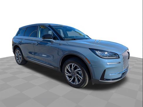 Used 2023 Lincoln Corsair Standard Sport Utility image 2