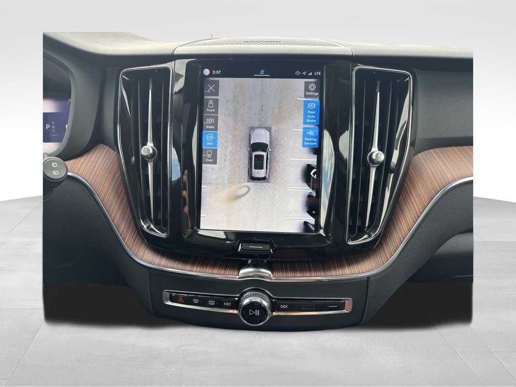 Used 2024 Volvo XC60 B5 Plus w/ Protection Package Premier AWD/4WD image 17