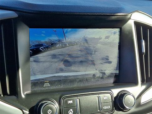 Used 2024 GMC Terrain SLT image 19