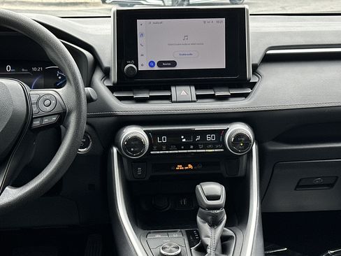 Used 2025 Toyota RAV4 XLE AWD/4WD image 23