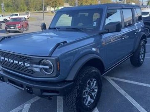 New 2025 Ford Bronco Badlands image 4