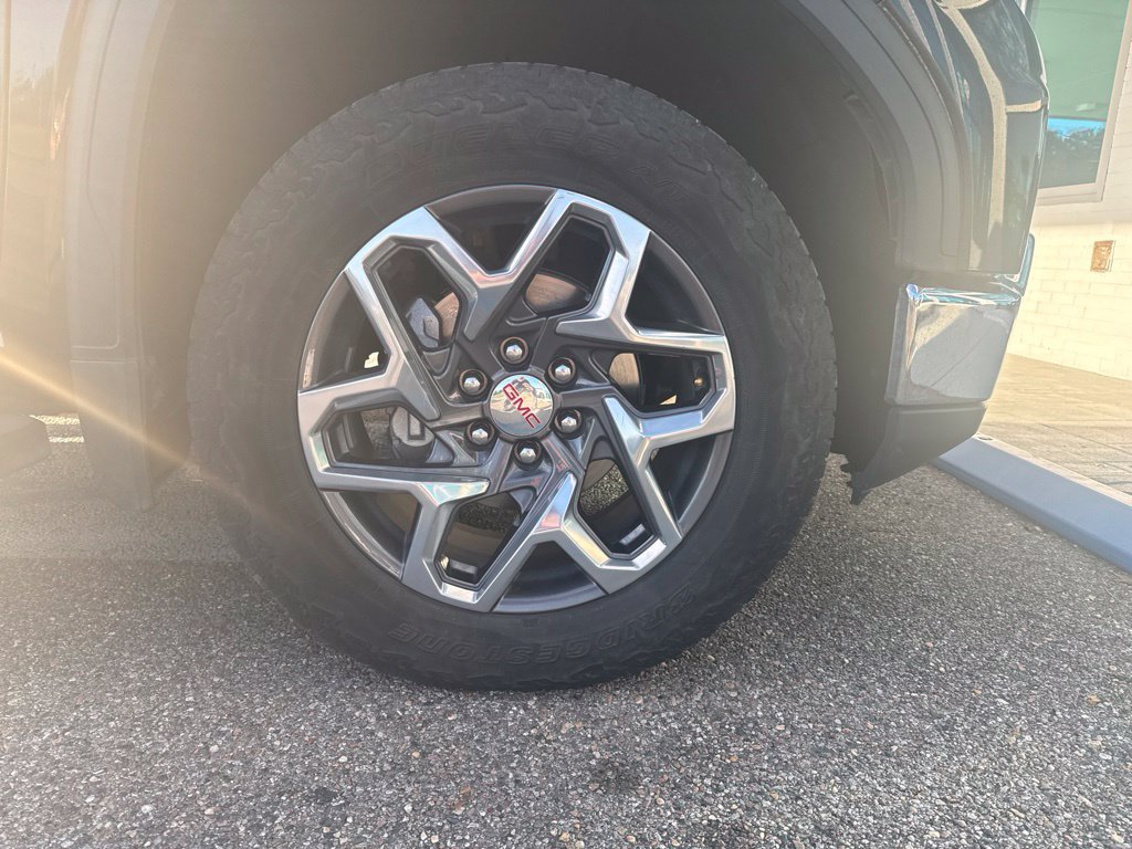 Used 2024 GMC Sierra 1500 SLT AWD/4WD image 9