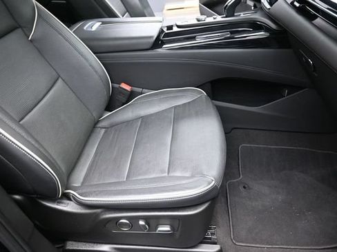 Used 2024 Cadillac Escalade Sport AWD/4WD image 27