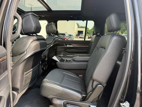 Used 2024 Jeep Grand Wagoneer Series I AWD/4WD image 12