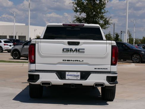 Used 2023 GMC Sierra 1500 Denali Ultimate AWD/4WD image 8