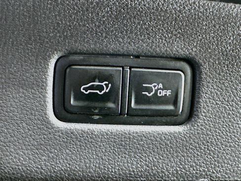 Used 2024 Kia Carnival EX FWD image 31