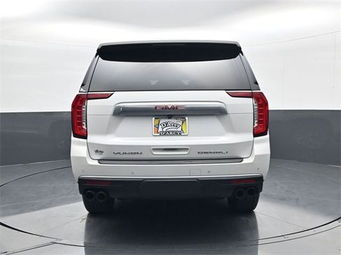 Used 2021 GMC Yukon XL Denali image 6