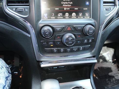 Used 2017 Jeep Grand Cherokee Trailhawk w/ Trailhawk Luxury Group AWD/4WD image 21