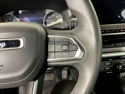 Used 2024 Jeep Compass Latitude w/ Altitude Special Edition AWD/4WD image 12