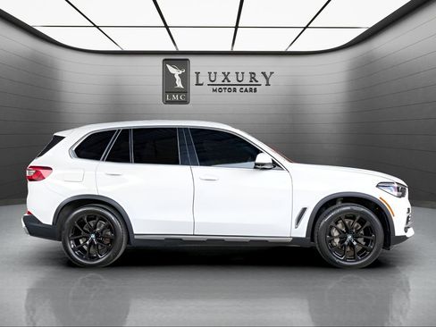 Used 2021 BMW X5 xDrive40i w/ Convenience Package AWD/4WD image 9
