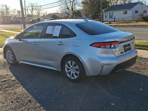 Used 2025 Toyota Corolla LE image 6