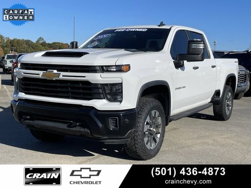 Used 2024 Chevrolet Silverado 2500 Custom w/ Custom Value Package image 3