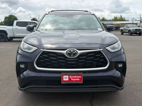 Used 2023 Toyota Highlander XLE AWD/4WD image 5