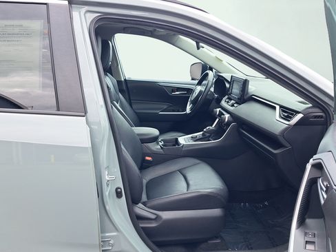 Used 2021 Toyota RAV4 XLE Premium AWD/4WD image 16