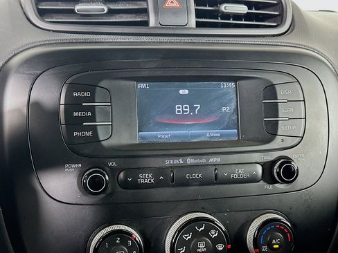 Used 2016 Kia Soul + FWD image 21