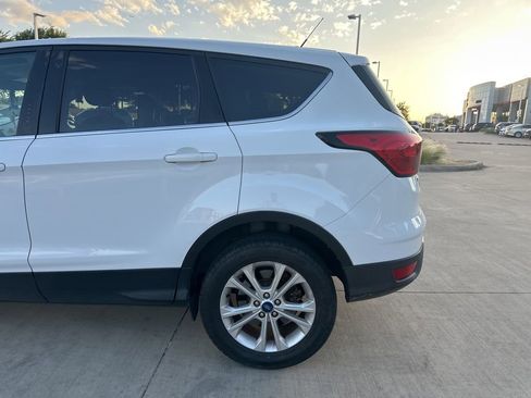 Used 2019 Ford Escape SE FWD image 7