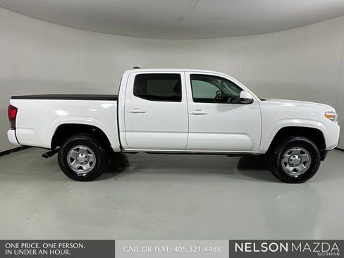 Used 2022 Toyota Tacoma SR AWD/4WD image 5
