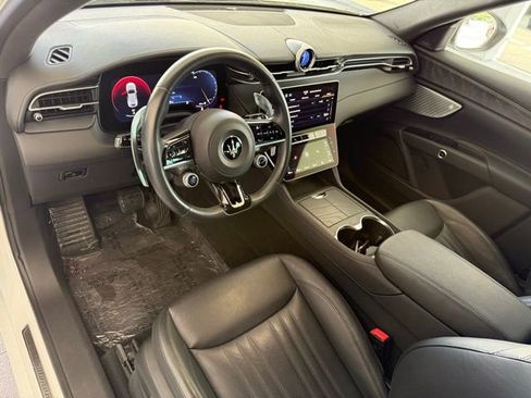 Certified 2023 Maserati Grecale Modena image 15