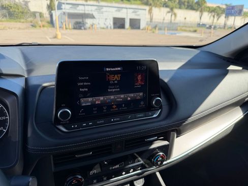 Used 2025 Nissan Rogue SV FWD image 20