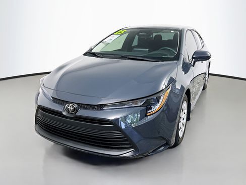 Used 2025 Toyota Corolla LE FWD image 10