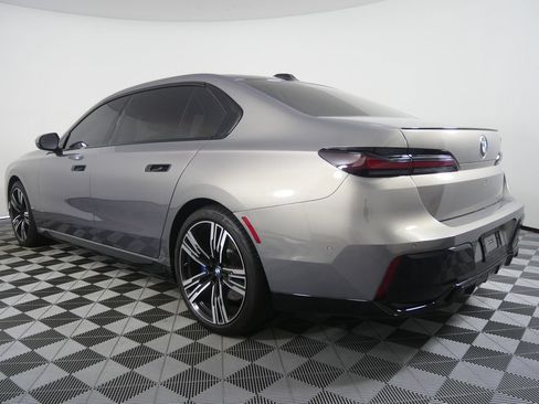 Certified 2025 BMW 740i RWD image 5