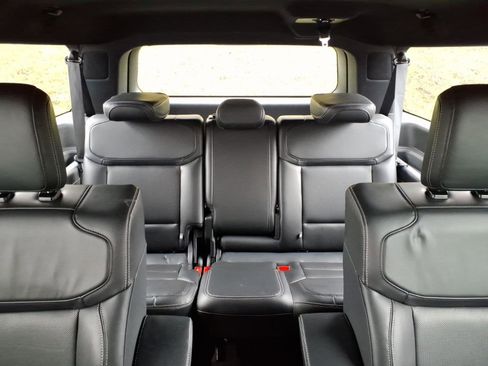 Used 2025 Ford Expedition Max Platinum w/ Stealth Performance Package image 10