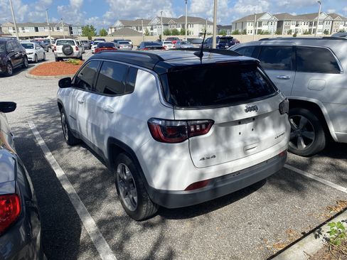 Used 2022 Jeep Compass Limited w/ Sun and Sound Group AWD/4WD image 10