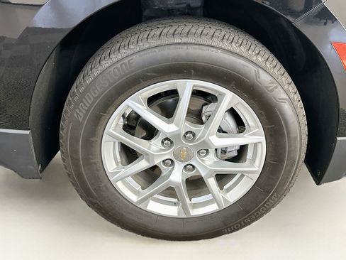 Used 2024 Chevrolet Equinox LT AWD/4WD image 11
