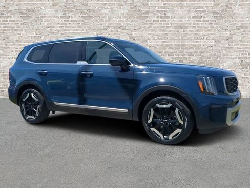 Used 2023 Kia Telluride S w/ S Sunroof Package AWD/4WD image 1