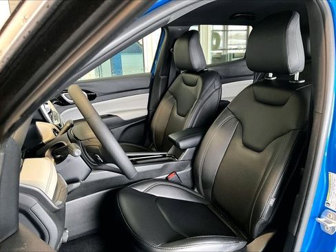 New 2026 Jeep Compass Limited image 11