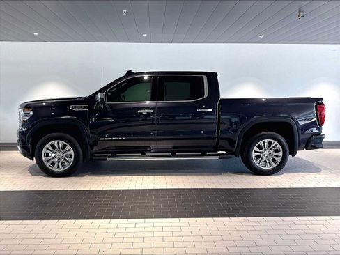 Used 2025 GMC Sierra 1500 Denali RWD image 2