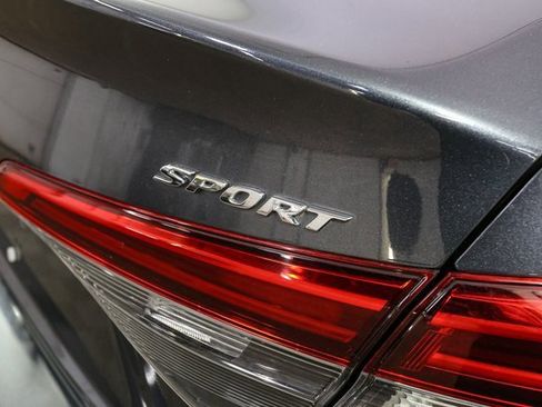 Used 2022 Honda Civic Sport image 10