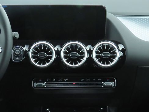 Certified 2025 Mercedes-Benz GLA 250 image 15