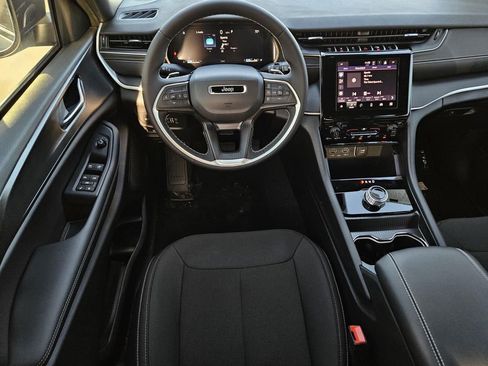 New 2026 Jeep Grand Cherokee L Laredo image 16