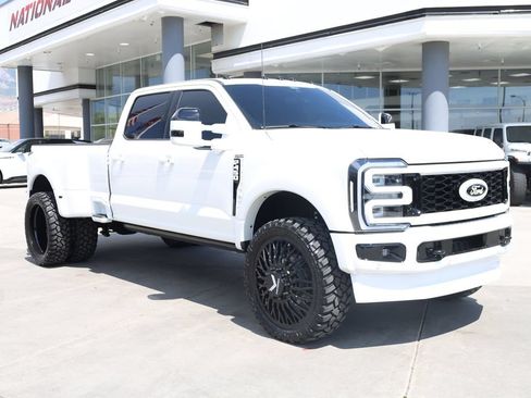 Used 2026 Ford F450 Platinum w/ FX4 Off-Road Package AWD/4WD image 8