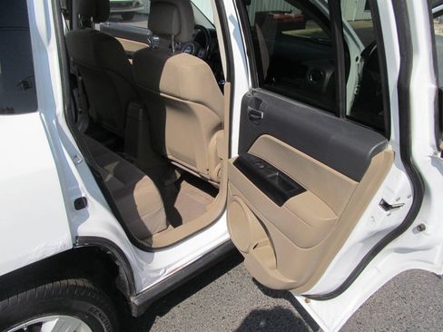 Used 2012 Jeep Compass Latitude w/ Sun/Sound Group AWD/4WD image 20