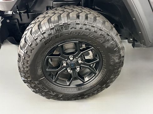 Used 2025 Jeep Wrangler Willys image 11