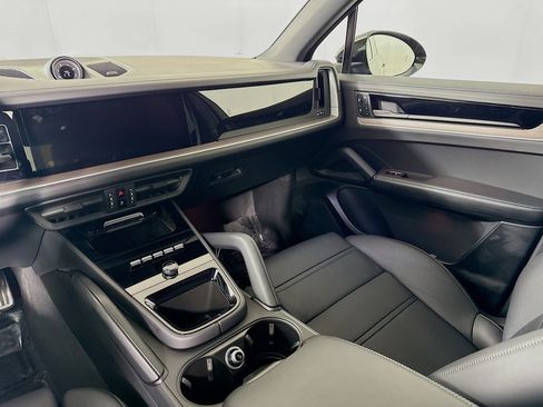 Certified 2026 Porsche Cayenne S AWD/4WD image 23