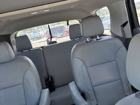 Used 2019 Chevrolet Traverse Premier image 17