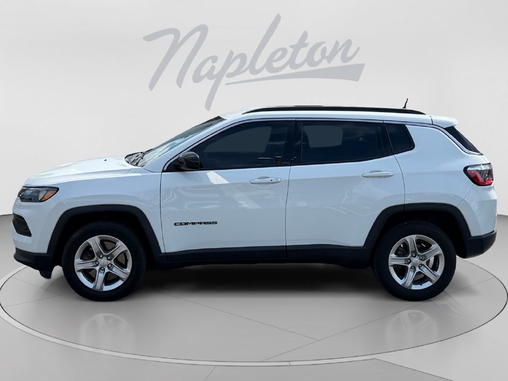 Used 2024 Jeep Compass Latitude AWD/4WD image 2