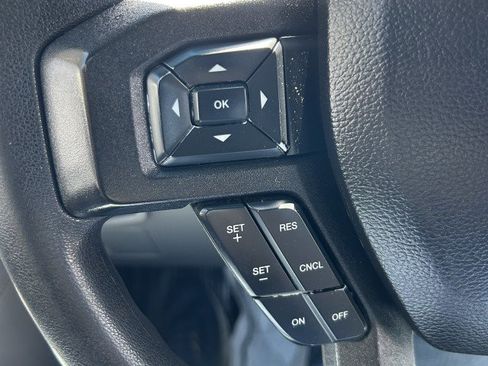 Used 2018 Ford F150 XLT AWD/4WD image 5