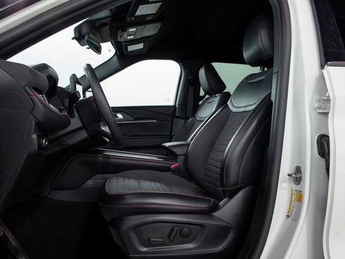 Used 2025 Ford Explorer ST-Line image 7