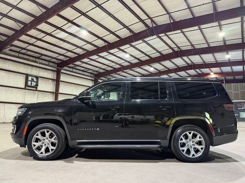 Used 2022 Jeep Wagoneer Series II AWD/4WD image 8